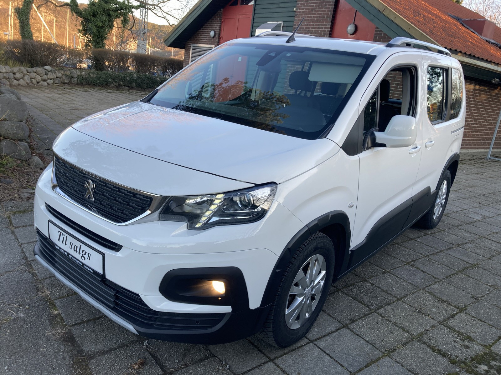 Peugeot Rifter L1 Allure 1,5 BlueHDi 130 aut m/DAB+/Krok 2