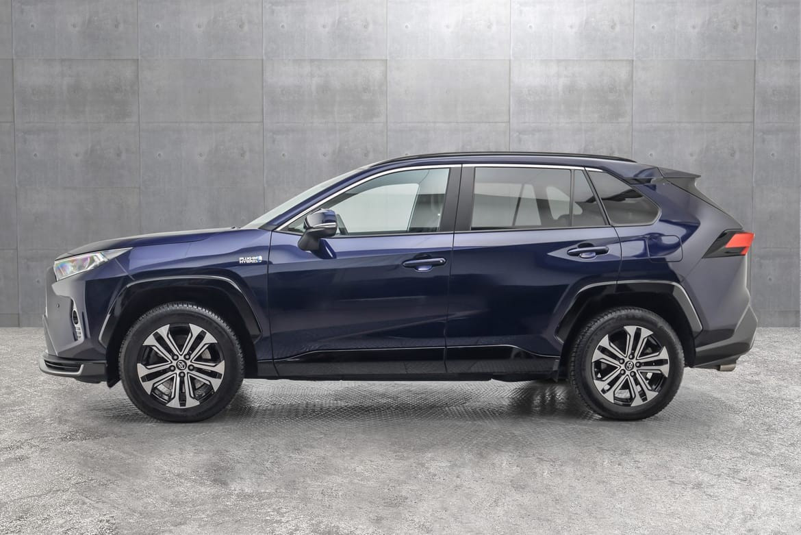 Toyota RAV4 Plug-in Hybrid 2.5 Bensin PH Automat AWD-i Active 2