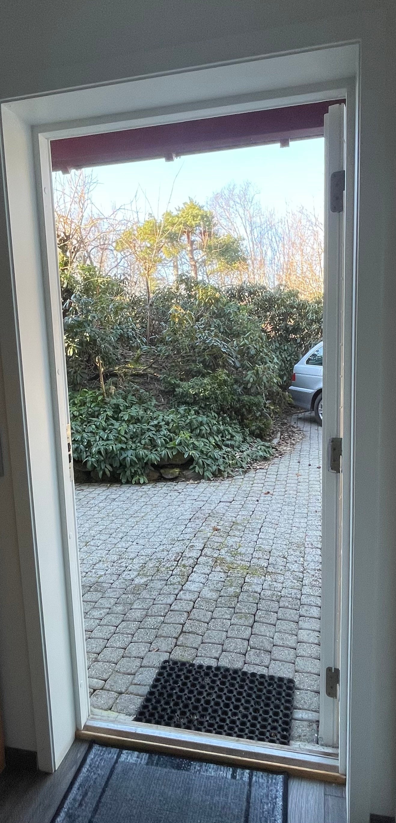 Bilete mot uteplass og parkering Galleribilde