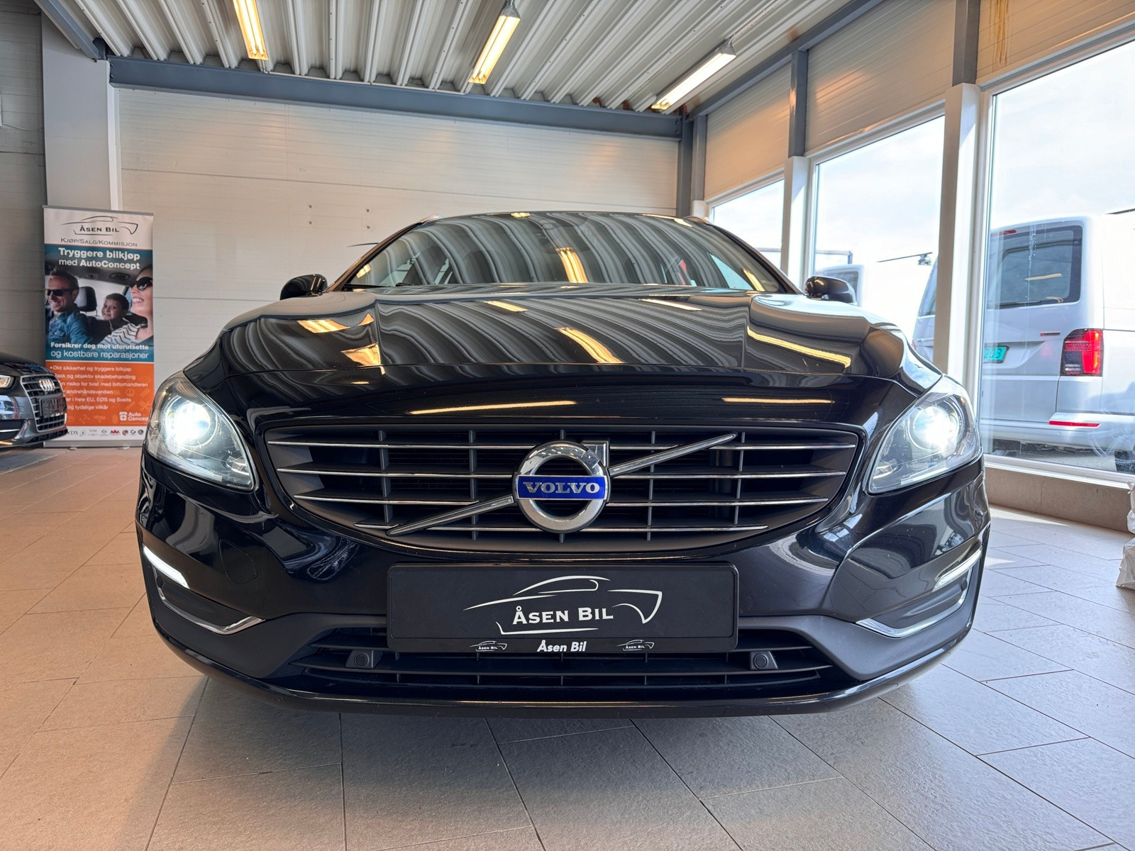 Volvo V60 2.0D-120HK-AUT-SUMMUM*WEBASTO*VOC*KAM*P.SENSOR*SKINN*BT 3