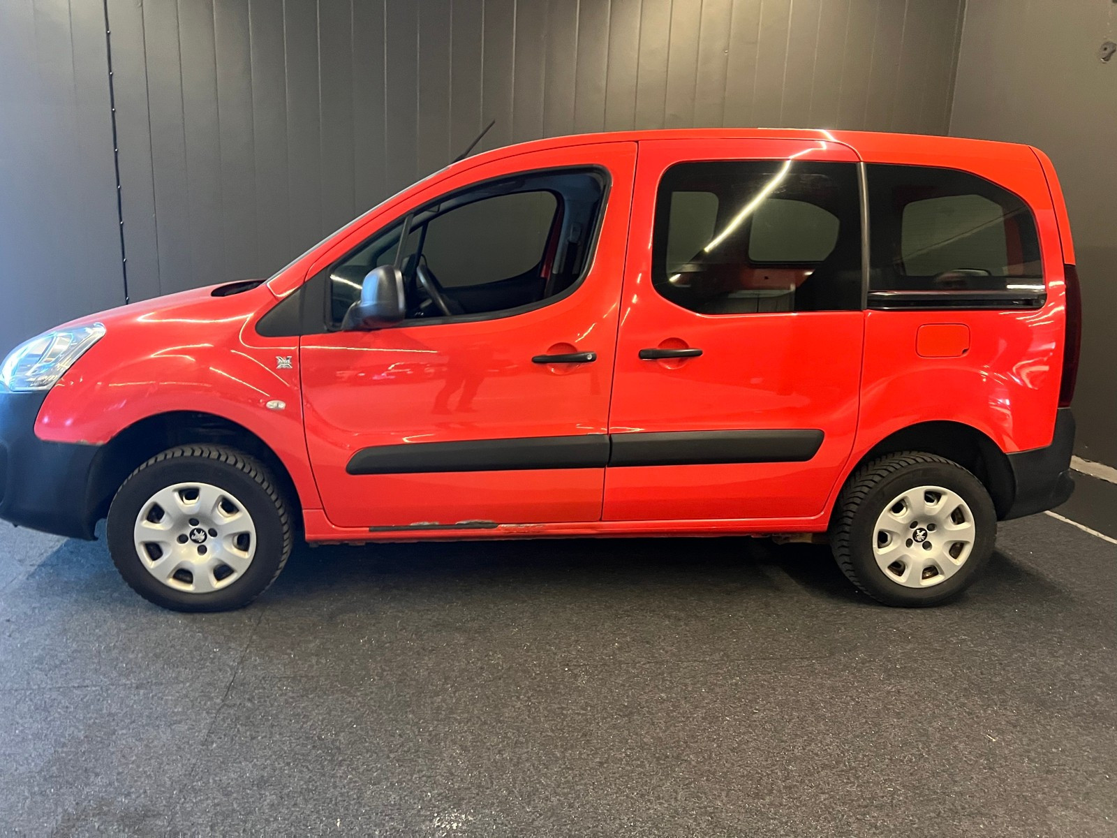 Peugeot Partner 4X4 L1 2xSKYVEDØRER/VINDU I VAREROM/WEBASTO/3SETER 2