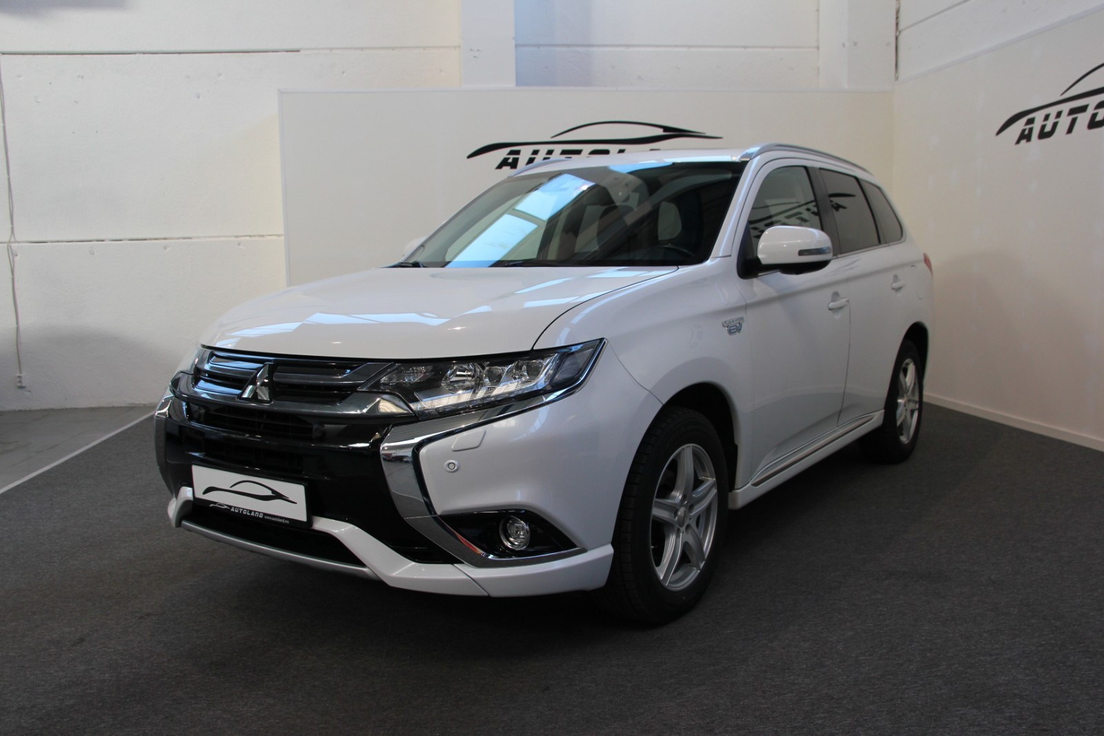 Mitsubishi Outlander PHEV Instyle+ 360 Kamera Skinn Soltak ACC 3