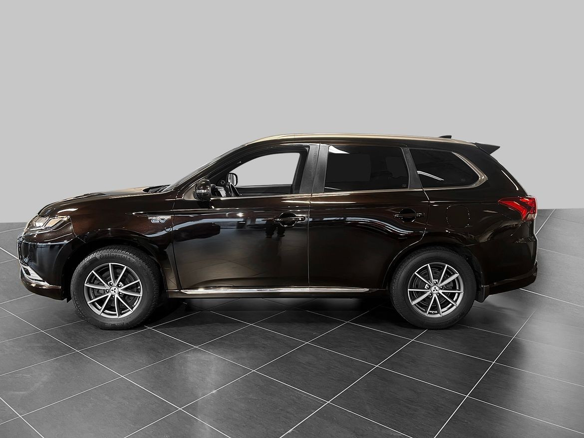 Mitsubishi Outlander Instyle+ m/ hengerfeste 2