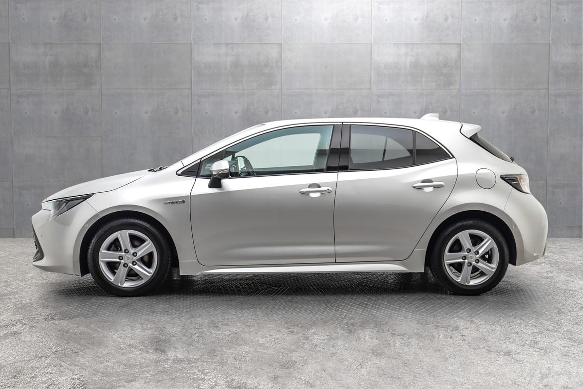 Toyota Corolla 1.8 Bensin Hybrid Automatgir Active Tech 2