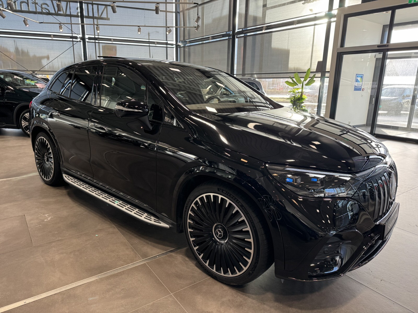 Mercedes-Benz EQE SUV 43 4MATIC Meget godt utstyrt AMG43 fremstår som NY 3