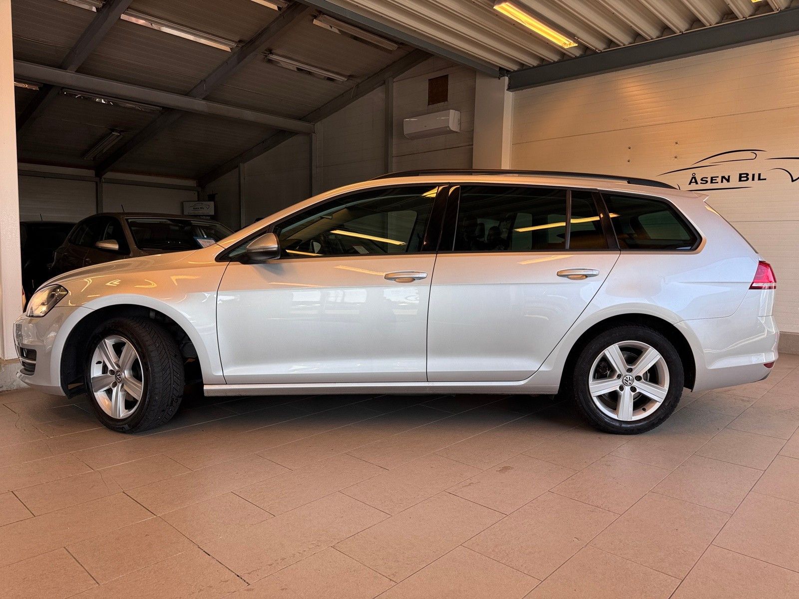Volkswagen Golf 1.2-TSI-105HK-DSG-AUT*P.SENSOR-F/B*NAVIGASJON*BLÅTANN++ 2