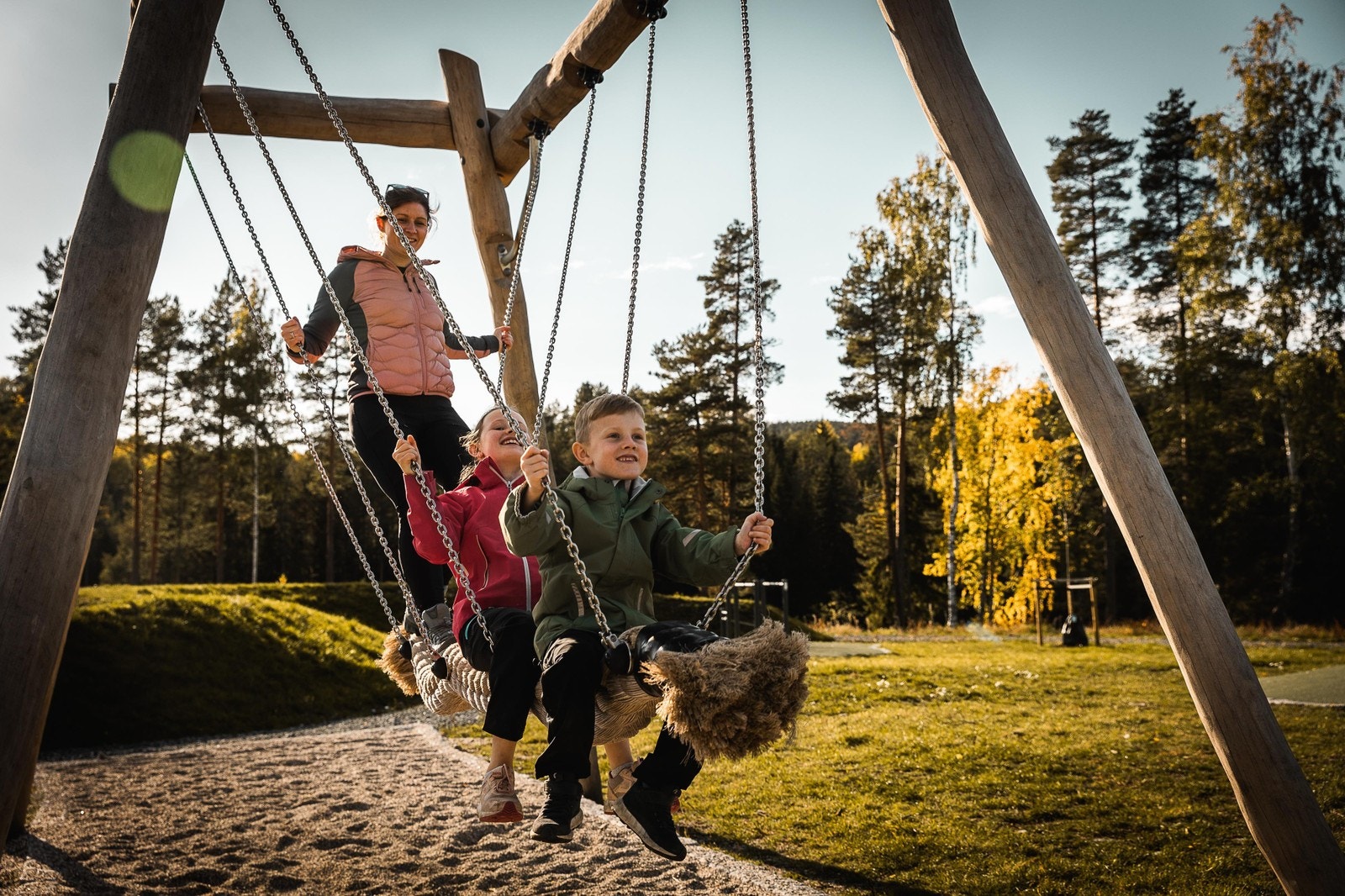 Lekepark med flere aktiviteter Galleribilde