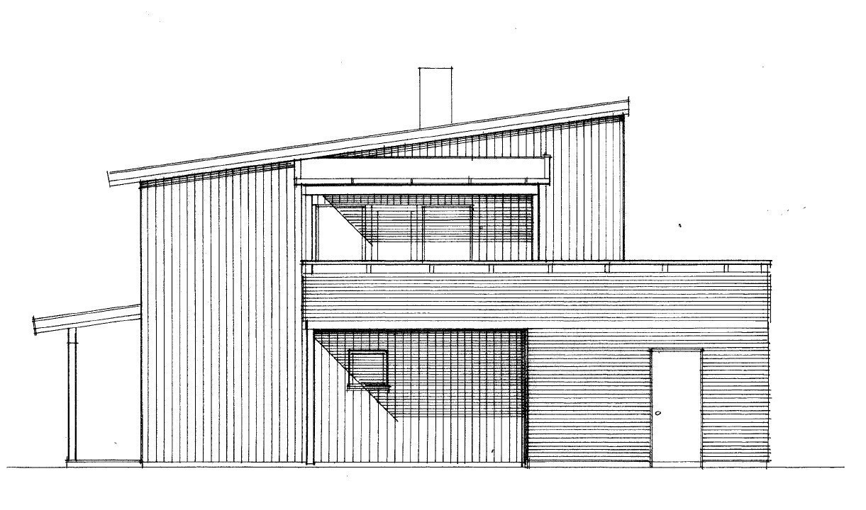 Boligens fasade mot nordvest med stor terrasse over carport og sportbod. Galleribilde