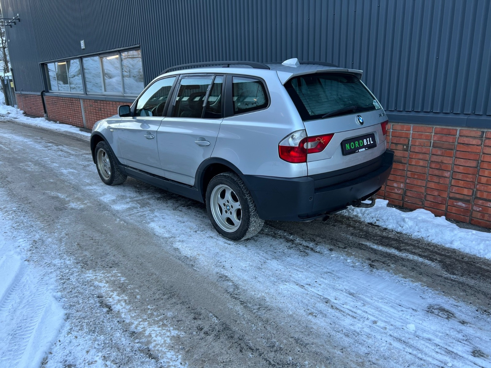 BMW X3 2.0TDI 4x4 / EU til Juni 2026 / Service hefte 3