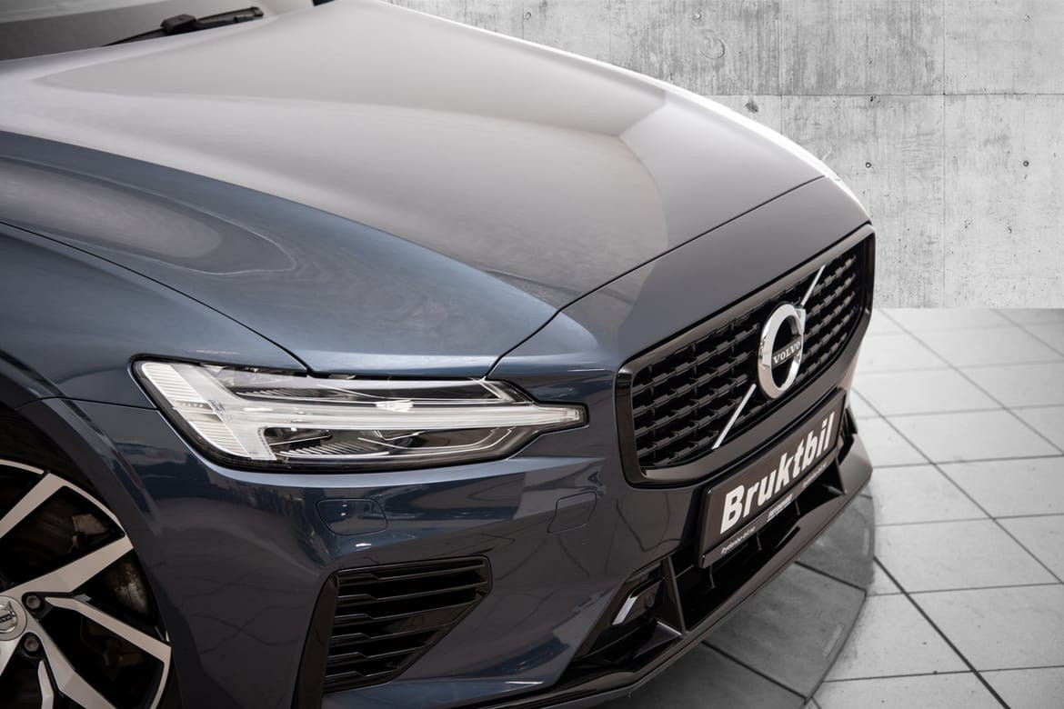 Volvo V60 Recharge T8 R-Design SEMI.EL.HF|KLIMA.PK|H&K|19"|NAPPA 2