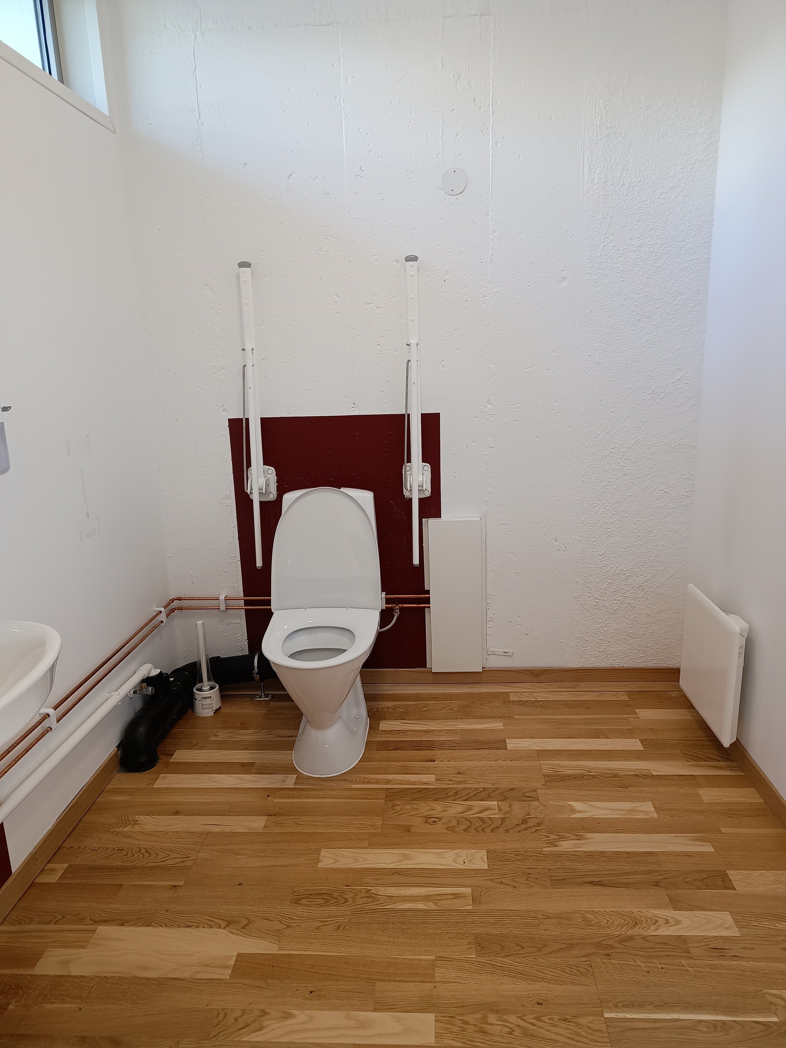 Toalett tilrettelagt for handikappede Galleribilde