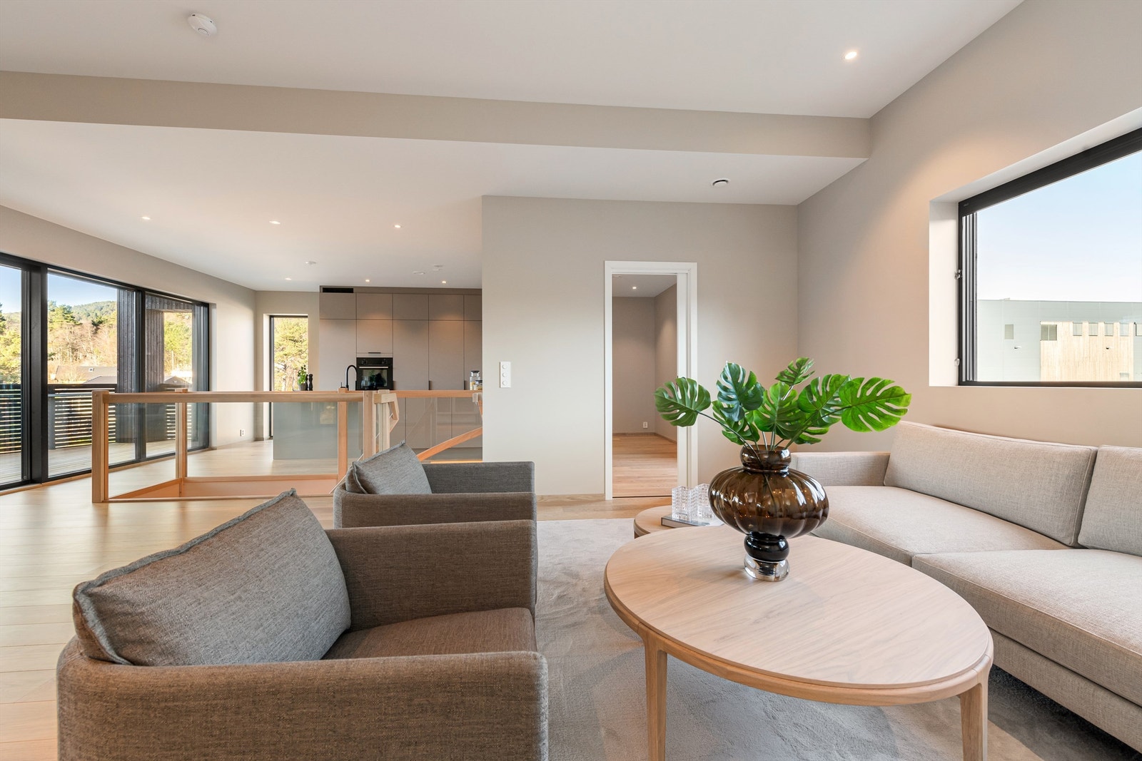 Dør inn til soverom/tv-stue Galleribilde