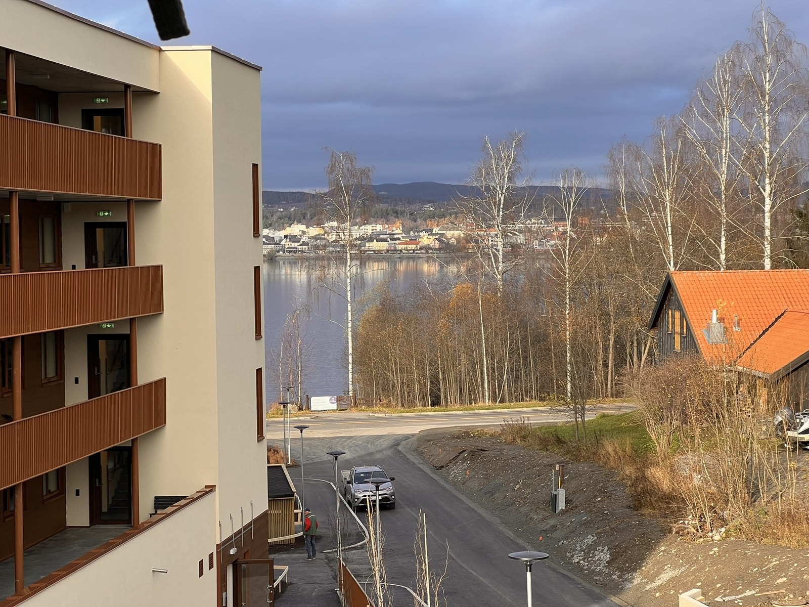 Utsikt fra kjøkken / hovedsoverom. Galleribilde
