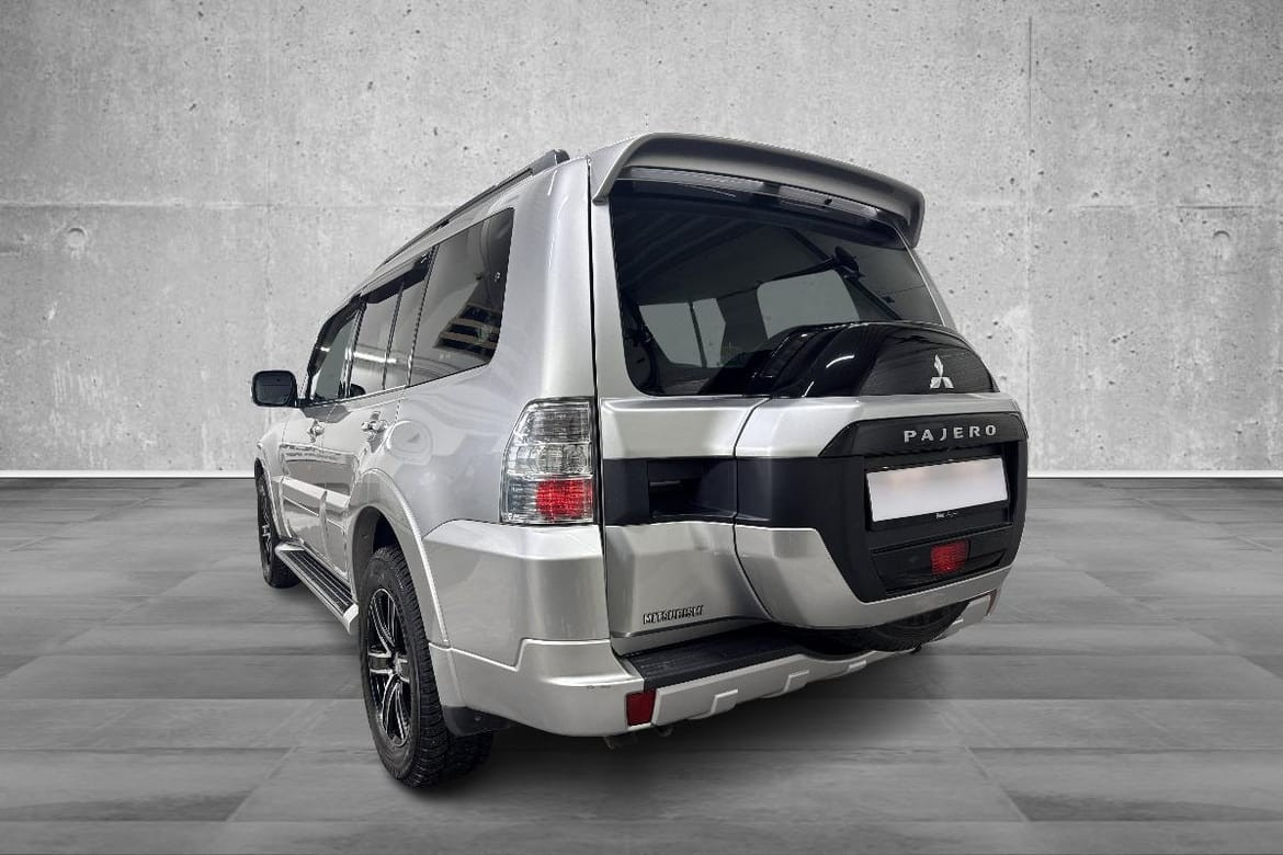 Mitsubishi Pajero El Skinn/Xenon/Ryggekamera/Rockford/Cruise 3
