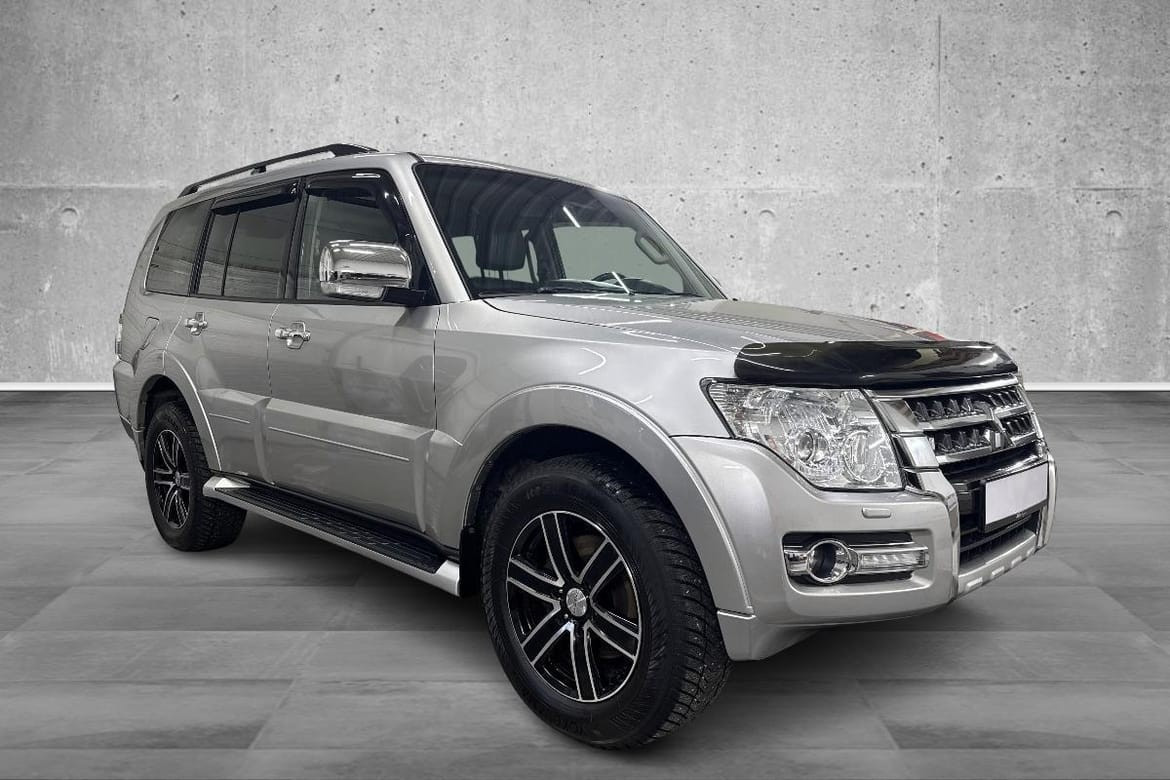 Mitsubishi Pajero El Skinn/Xenon/Ryggekamera/Rockford/Cruise 2