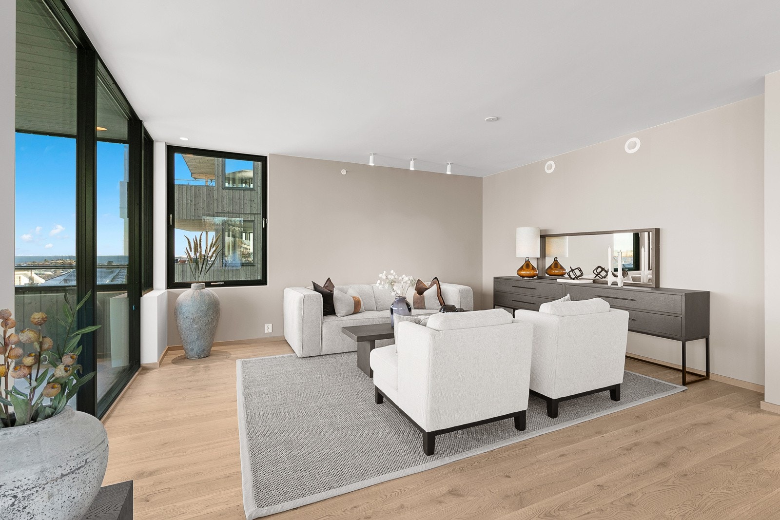 Det er lagt stor vekt på bokomfort som vannbåren gulvvarme i de fleste rom Galleribilde