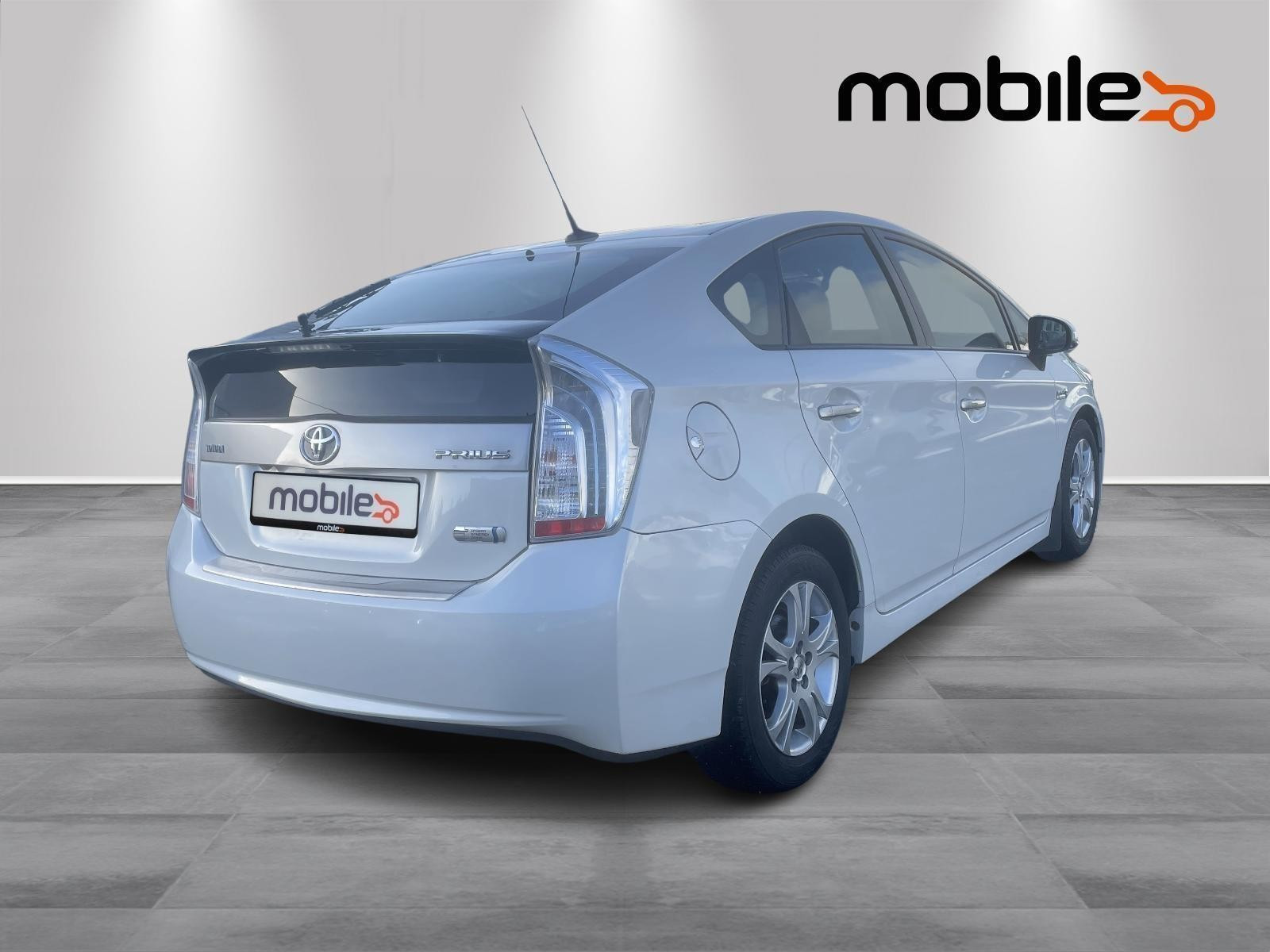 Toyota Prius Plug-in Hybrid 1.8 VVT-i Executive EU 07.2026 3