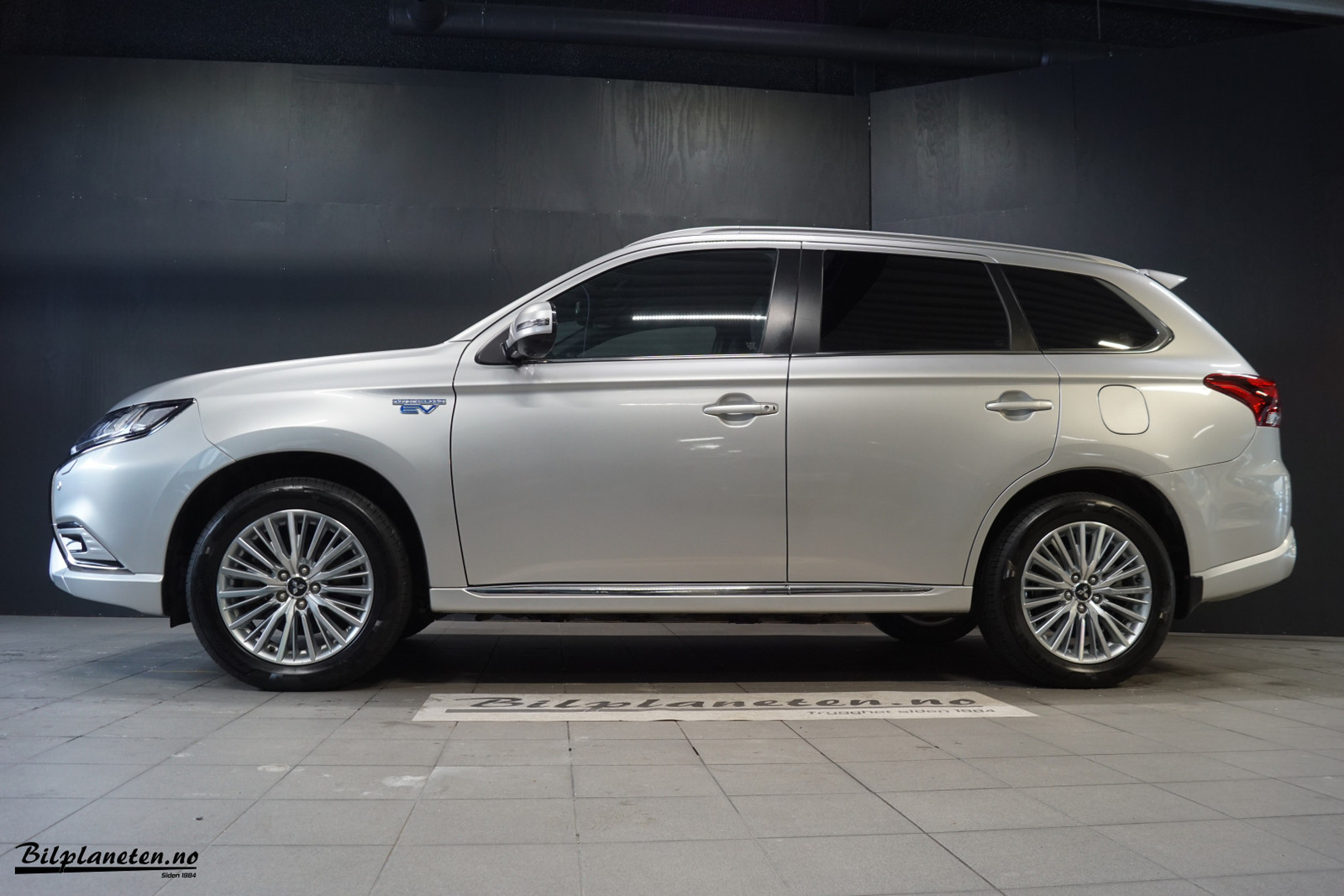 Mitsubishi Outlander Instyle + 2