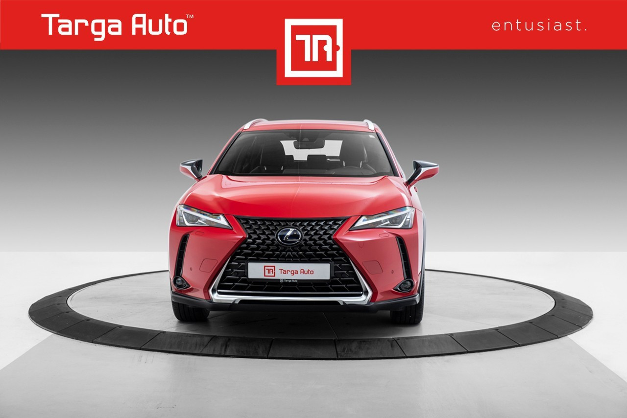 Lexus UX 250h / AWD / ACC / Hengerfeste / Navigasjon ++++ 2