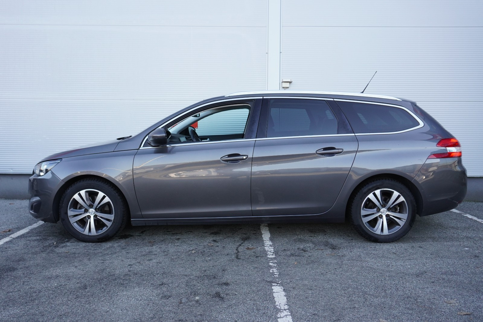 Peugeot 308 1,6HDI AUT ACC,PANO,NAVI,TLF,DAB+,KAMERA,LED,KEYLESS 2