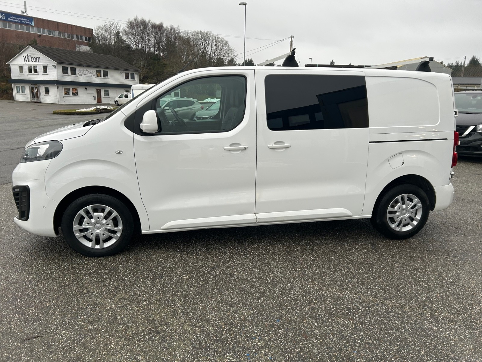 Opel Vivaro L2 150HK Elite 2 Skyvedører. krok. Ryggekamera 2
