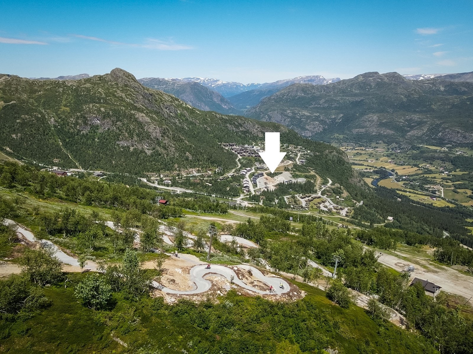 Beliggenheten er flott for aktiviteter både sommer og vinter. Foto Lars Storheim, Hallingdal Rides. Galleribilde