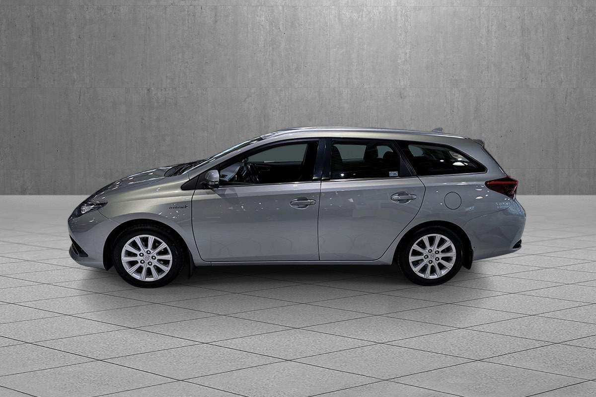 Toyota Auris Touring Sports 1,8 Hybrid Active m/hengerfeste 2
