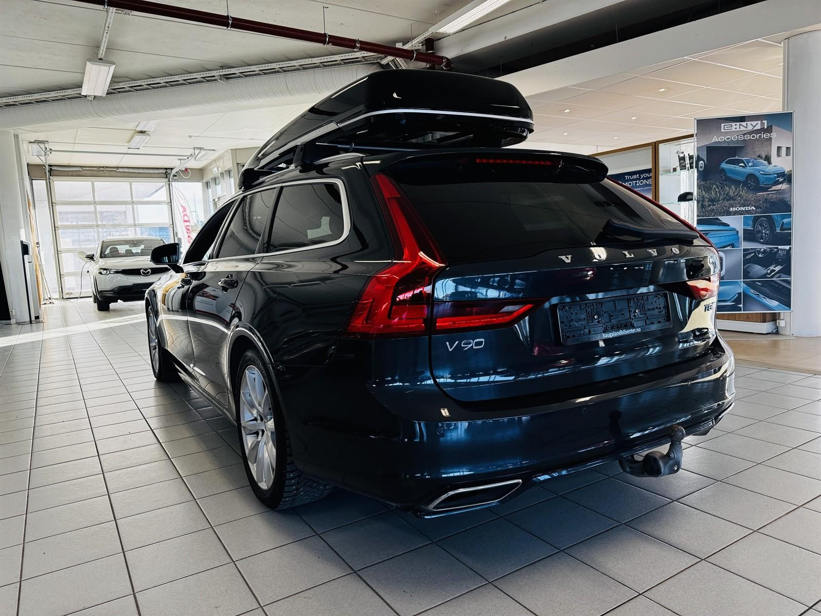 Volvo V90 T8 R-Design, ACC, 4X4, Kamera, Krok, Skinn m memory 3