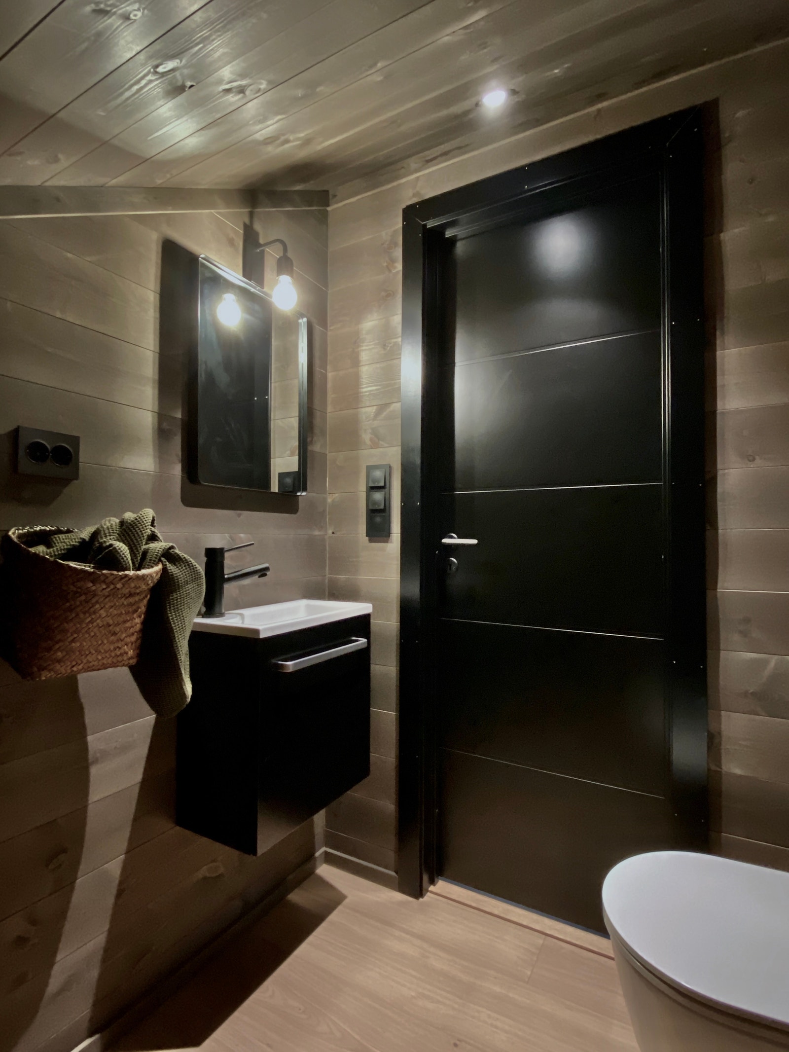 Bilde fra tilsvarende hytte Wc 2. Eetg Galleribilde