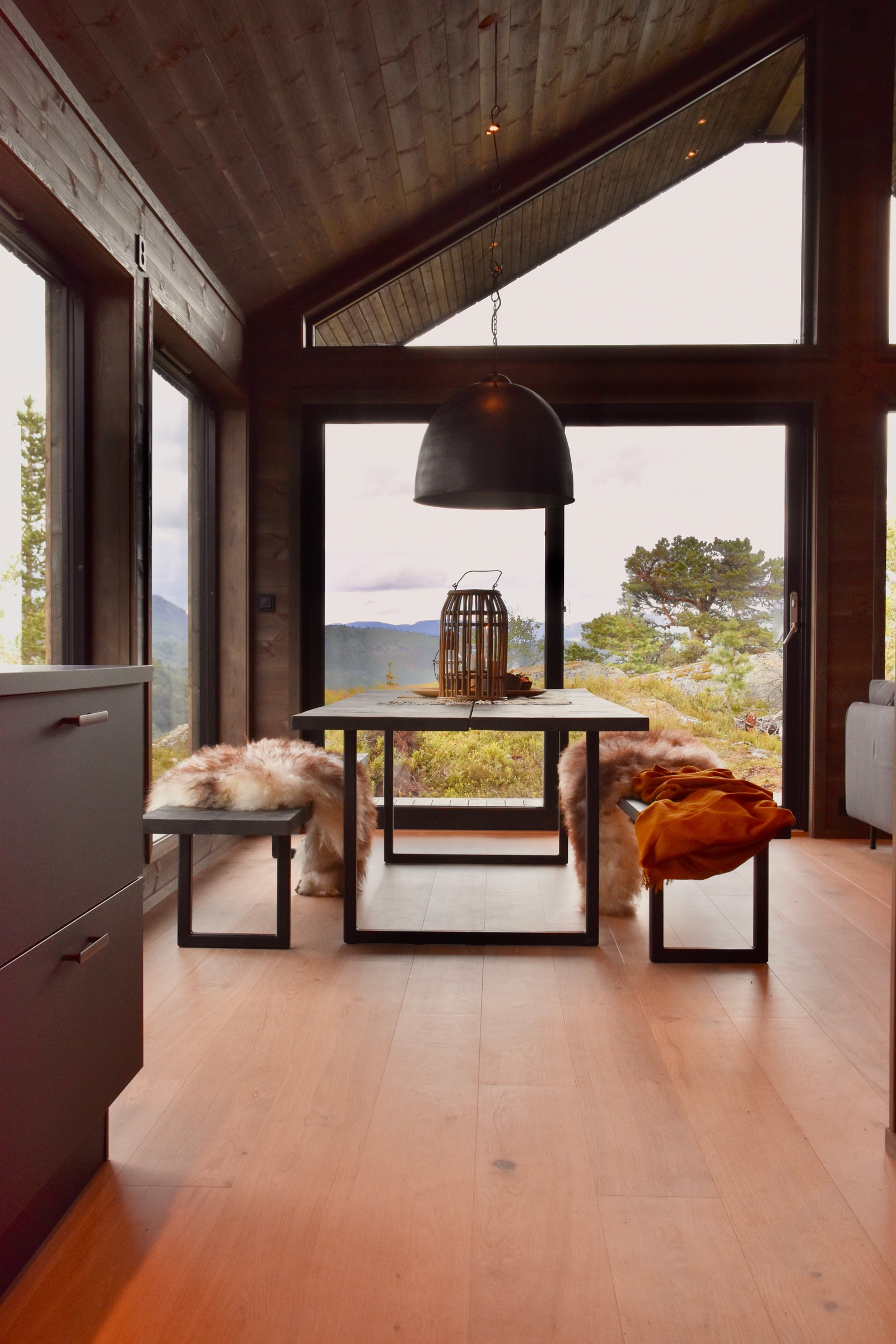 Spiseplass med utsikt, Bilde fra tilsvarende hytte Galleribilde