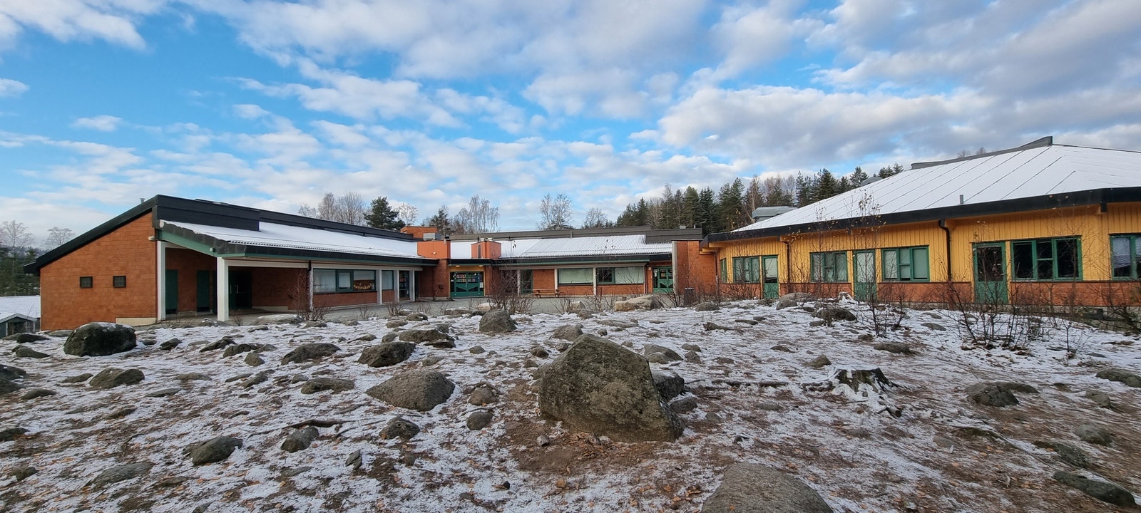 Vennersberg barneskole. 1,6 km unna. Galleribilde