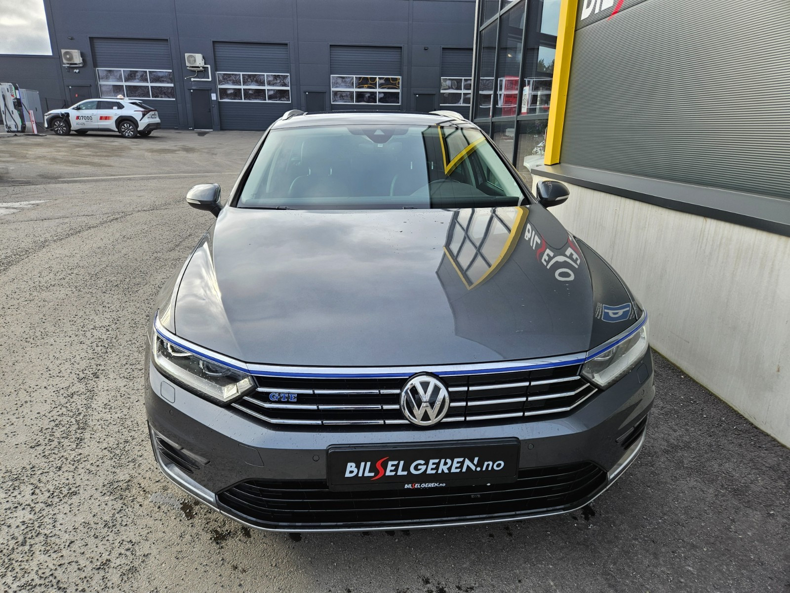 Volkswagen Passat GTE 1.4 TSI HYBRID AUTOMAT SKINN NAVI BT EU SEP.26 ACC 2