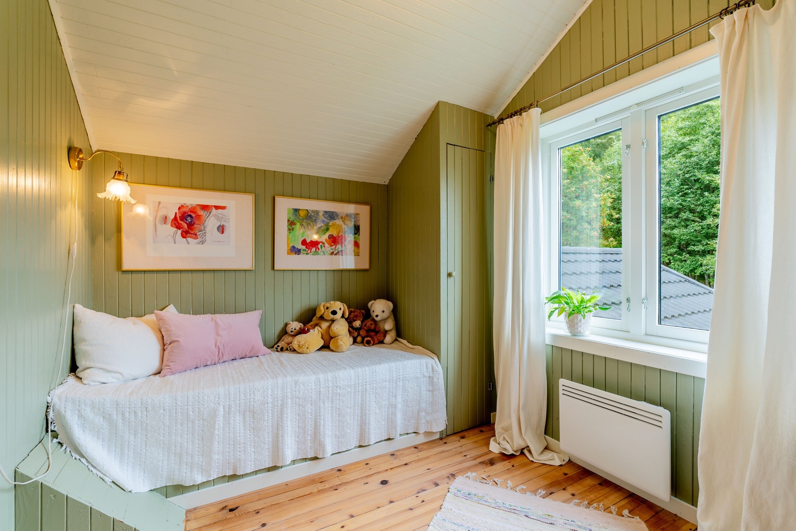 Sengeplass til ein liten og ein stor Galleribilde