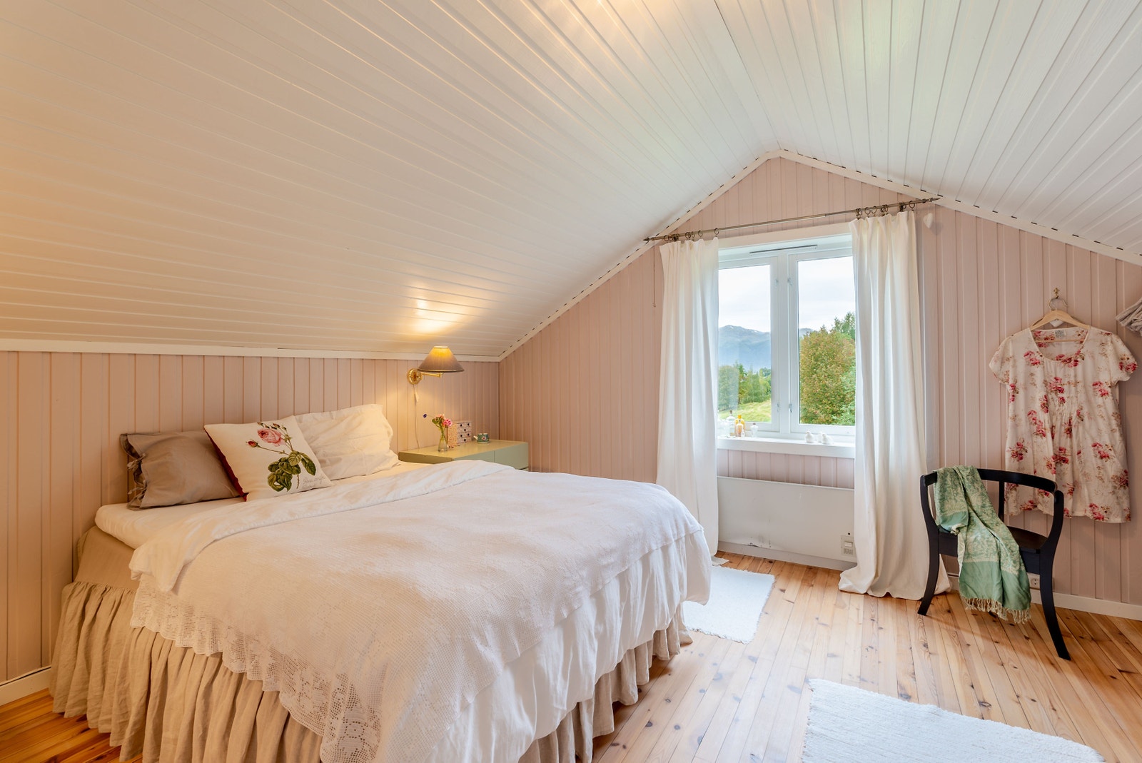 Hovudsoverom i 3. etasje. A room with a view.... Galleribilde