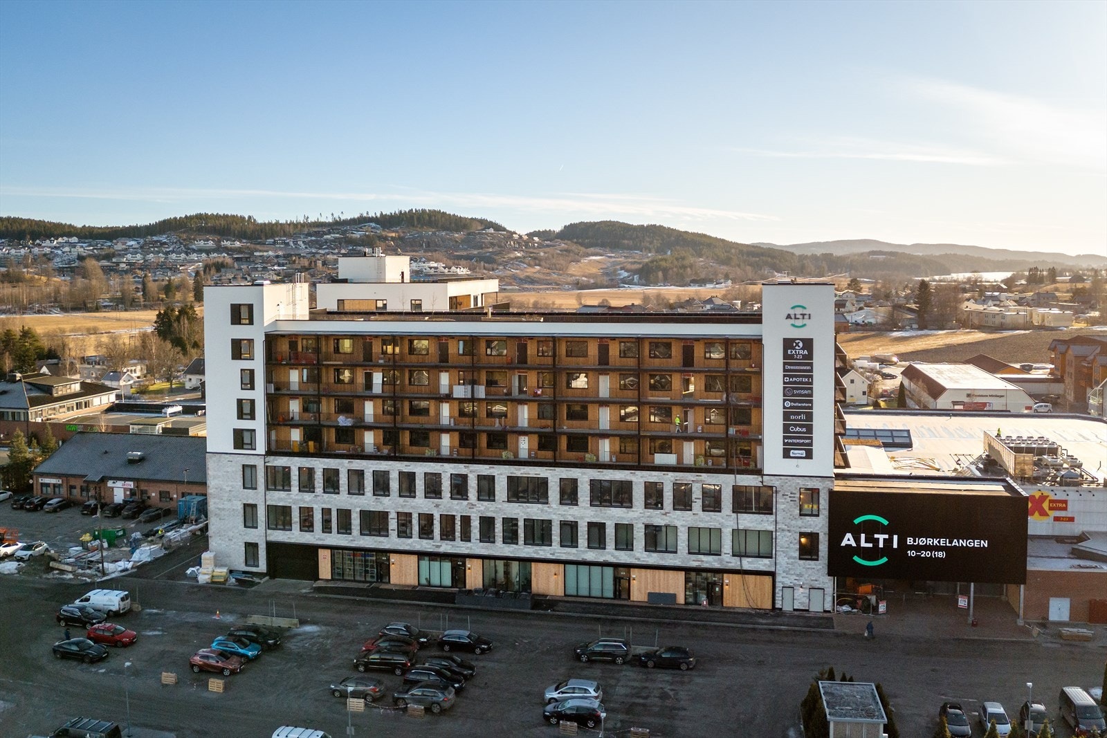 Bygget sett fra nord med inngangen til Alti senteret under Galleribilde