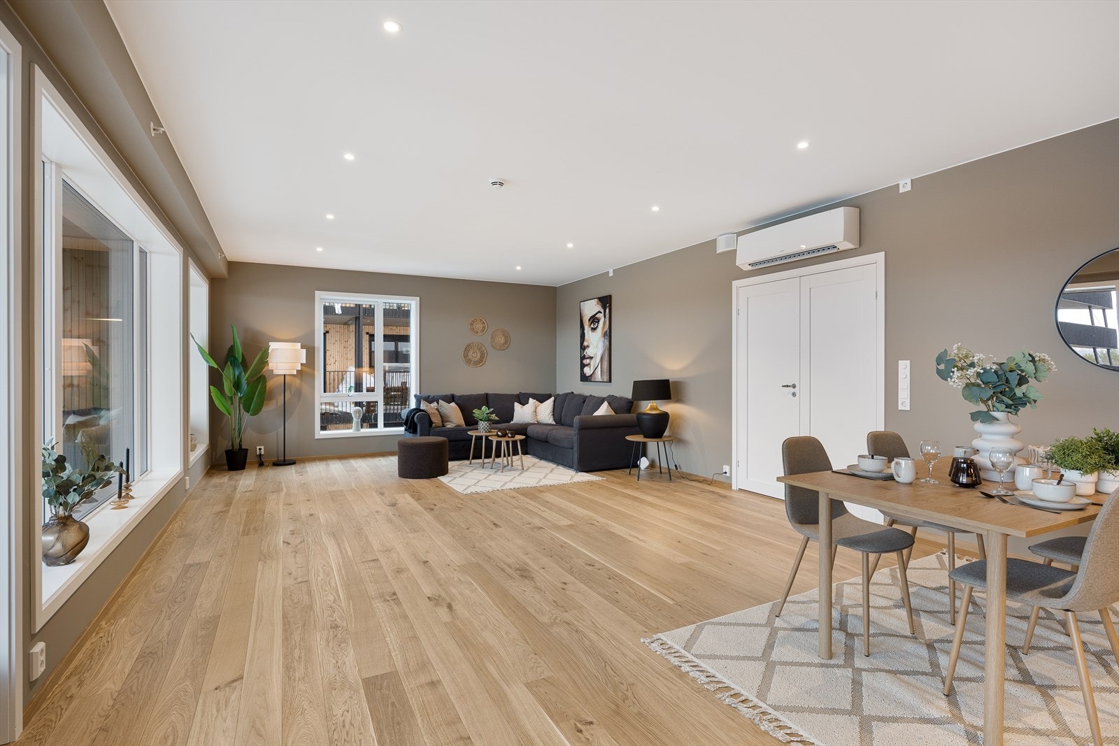 Alle innvendige bilder er av visningsleiligheten B508. 3D illustrasjoner av andre leilighetstyper lenger bak i bildekarusellen Galleribilde