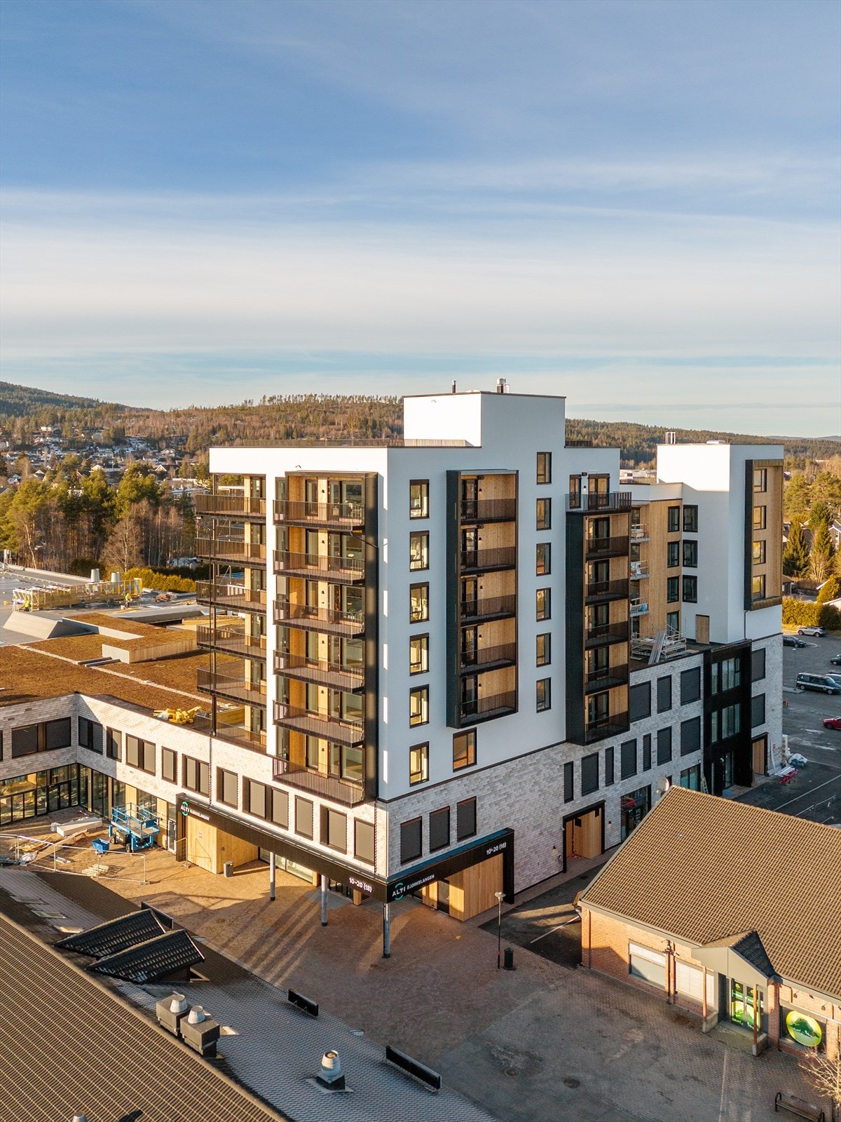 Her bor man komfortabelt i sentrum med umiddelbar nærhet til alt man trenger i hverdagen Galleribilde