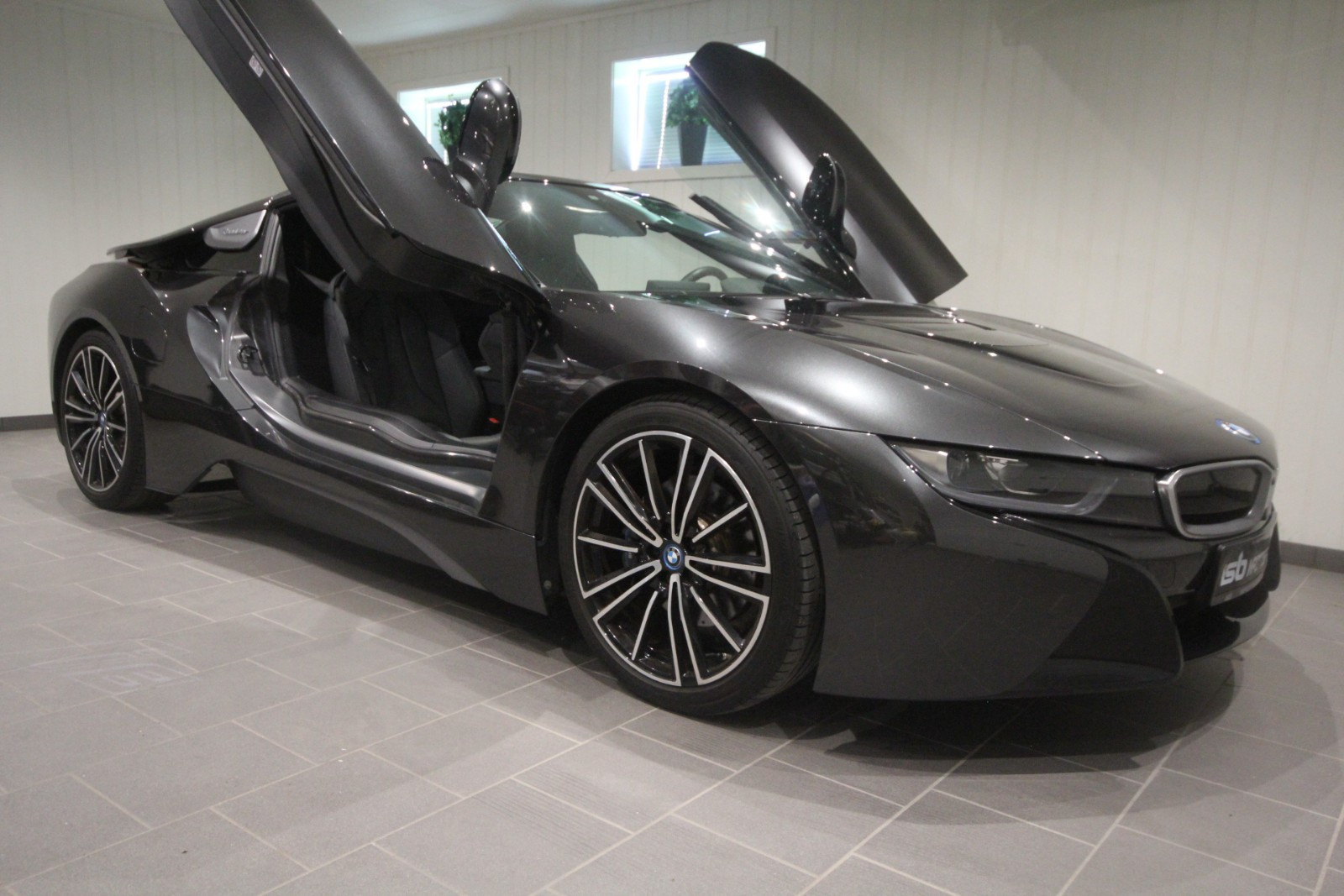 BMW i8 ROADSTER 374HK NORSK BIL "ALT UTSTYR" S+V-HJUL ++ 3