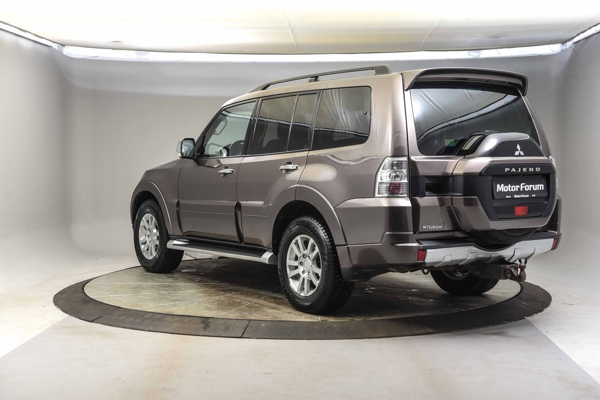 Mitsubishi Pajero 3,2 DI-D 200HK AUT/ LAV KM /TILSTANDSRAPPORT + GARANTI 3