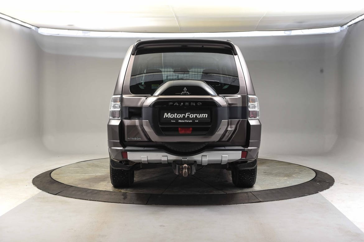 Mitsubishi Pajero 3,2 DI-D 200HK AUT/ LAV KM /TILSTANDSRAPPORT + GARANTI 2