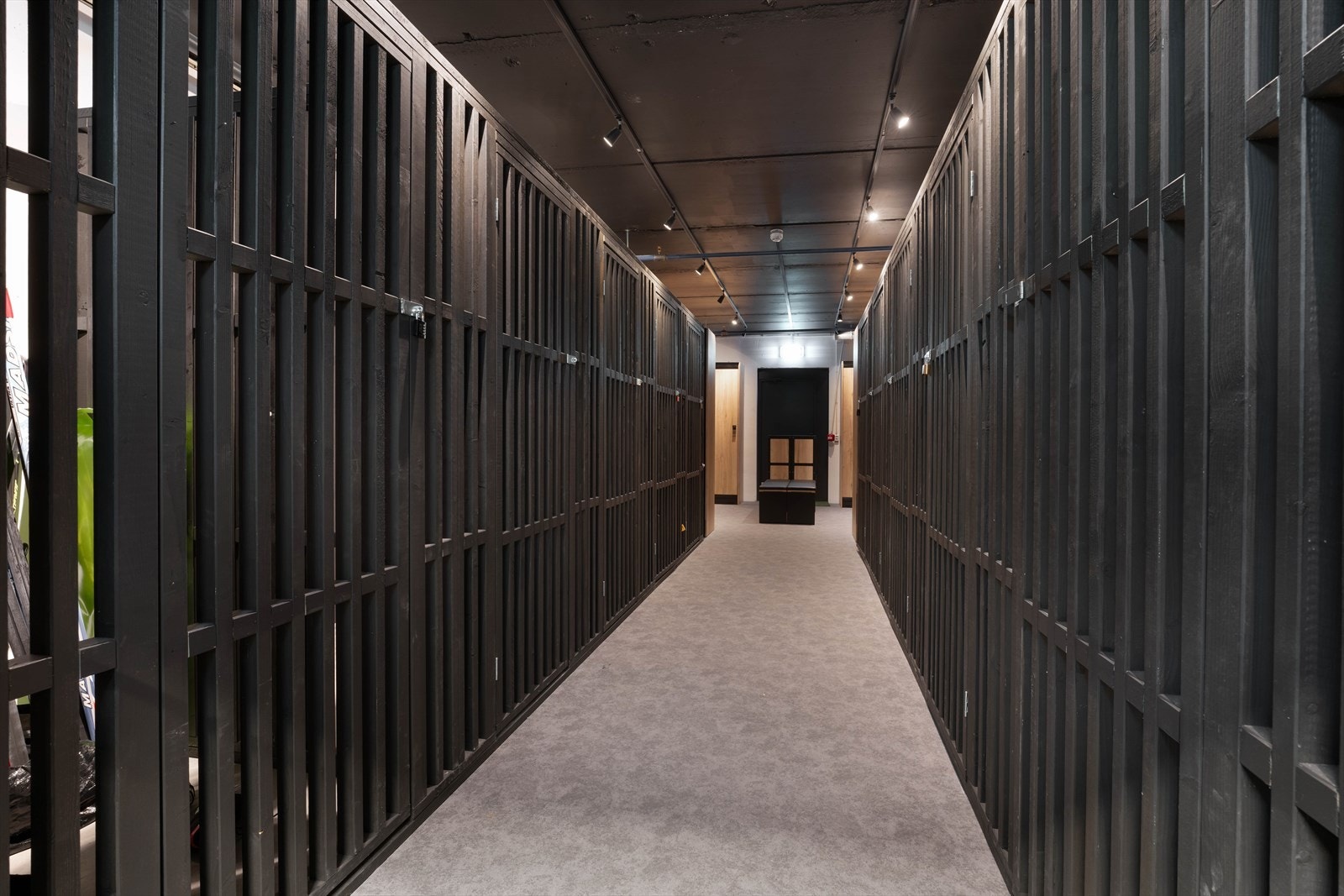 I tillegg så disponerer hver enhet en egen sportsbod. Galleribilde