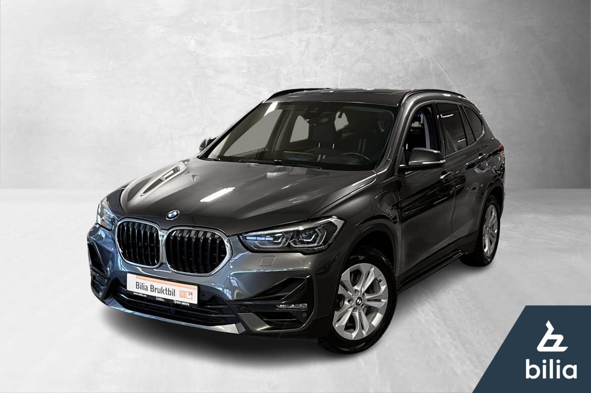 BMW X1 xDrive25e Panormana, Hengerfeste, HeadUp