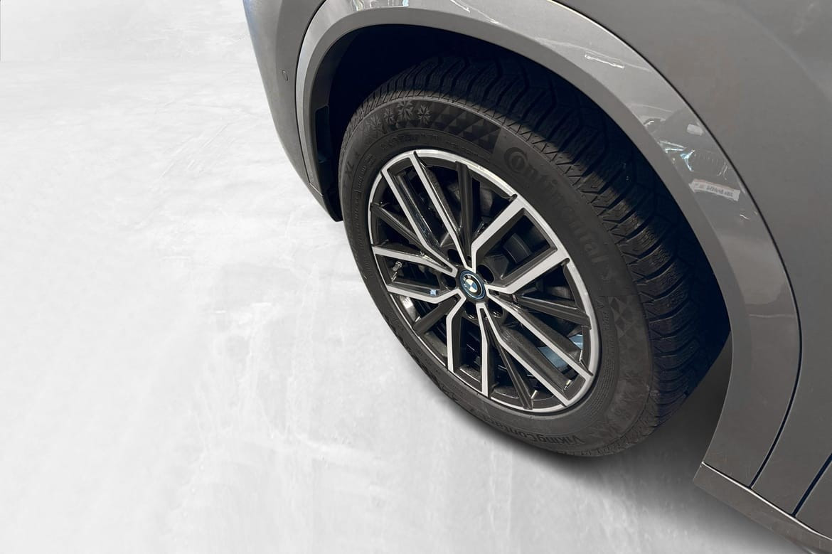 BMW iX2 xDrive30e M-Sport, HarmanKardon, HeadUp 2