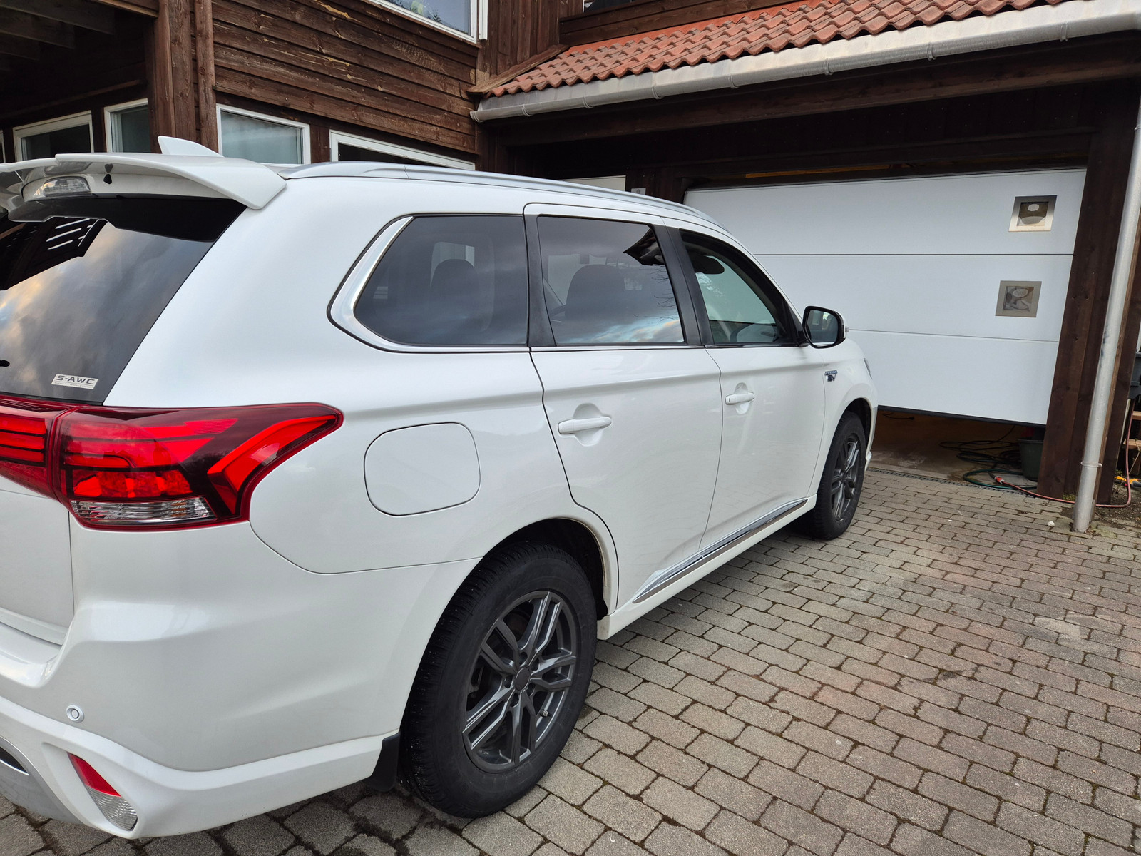Mitsubishi Outlander Instyle 2,4 224hk 2