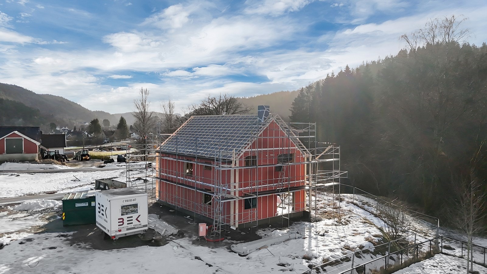 Flott enebolig med gode solforhold beliggende i et barnevennlig område! Galleribilde