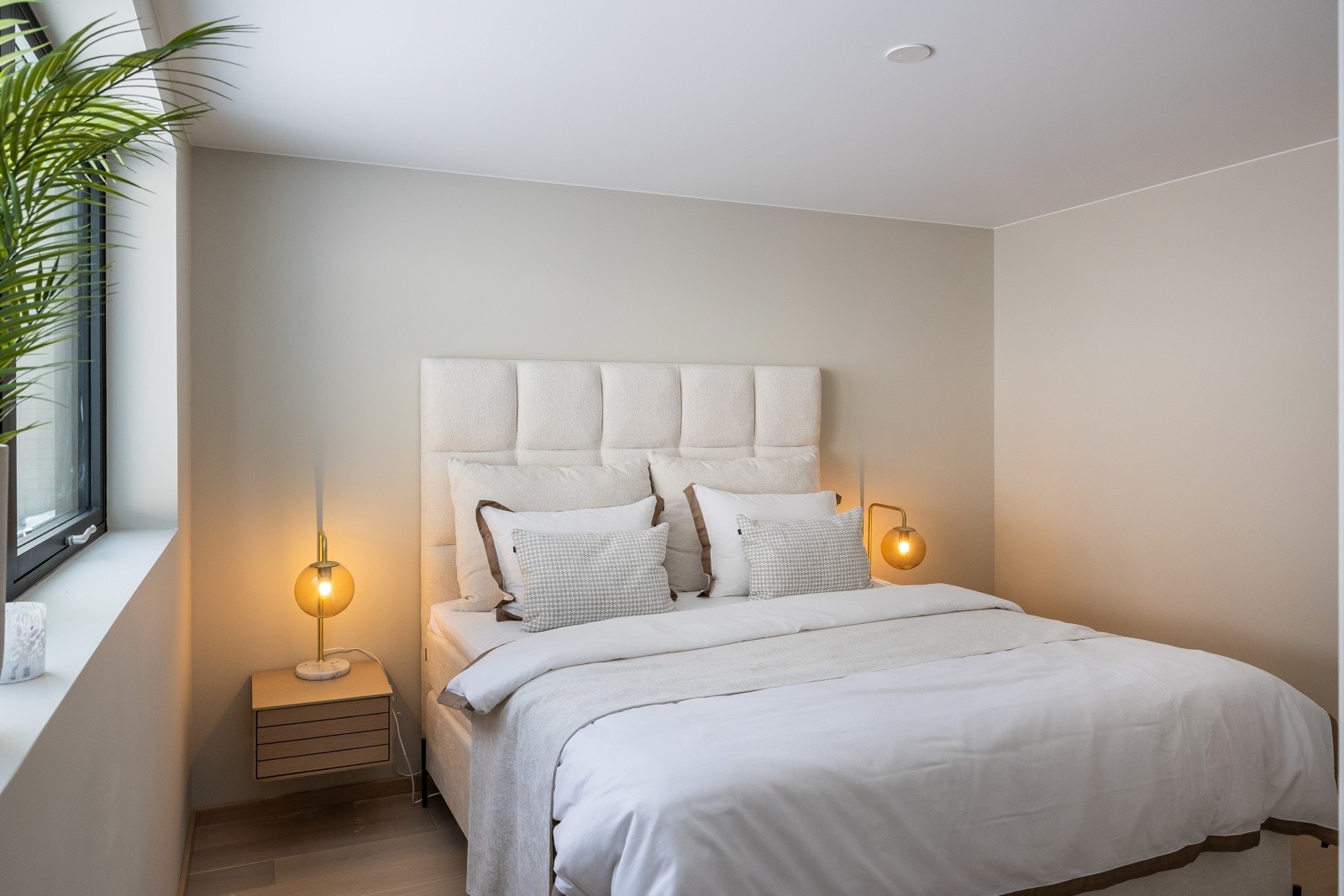 Vannboren varme i alle gulv i oppholdsrom. Temperaturen styres i hvert rom. Foto fra Ullveien 60 / rekkehus 1017. Galleribilde