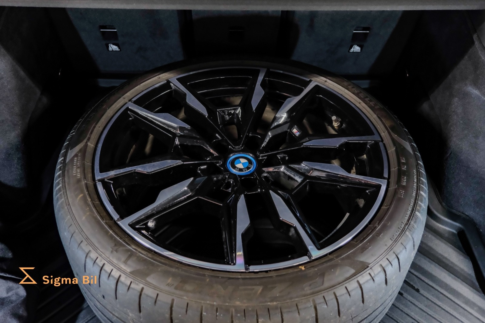 Bilde av BMW i4 M50