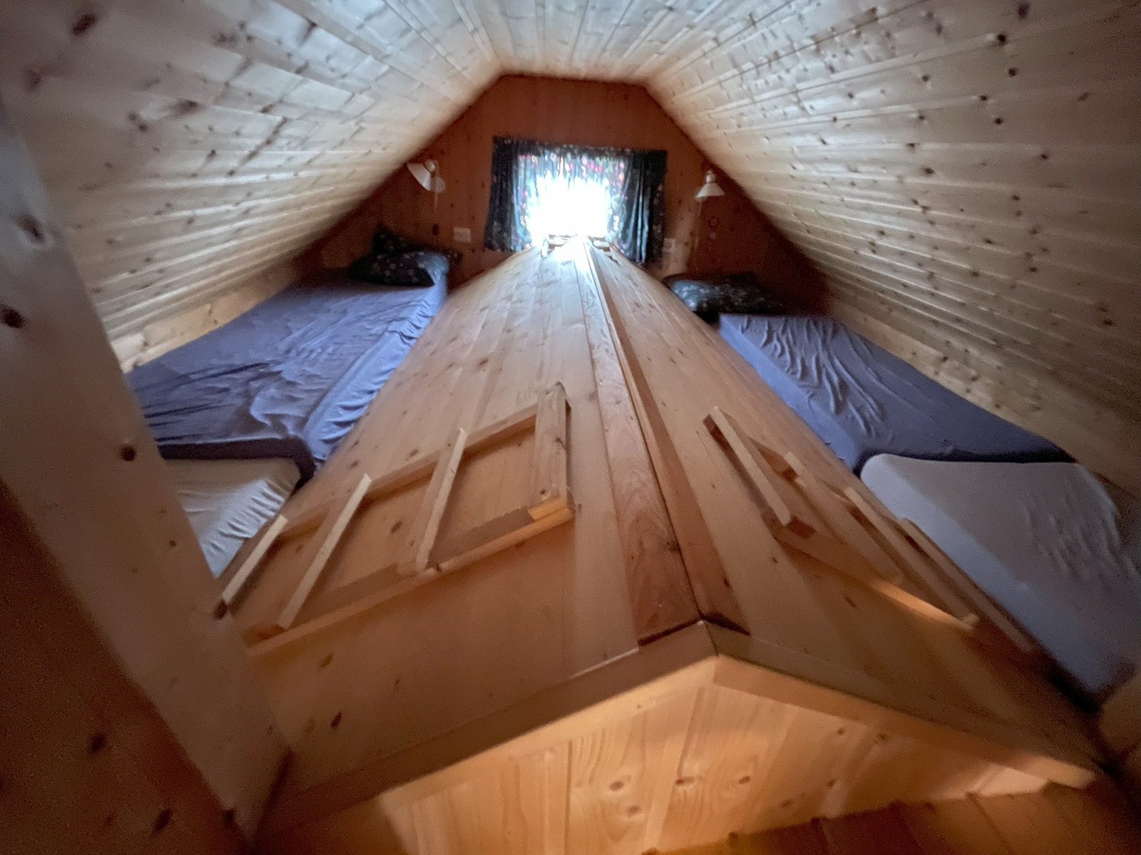 Loft - over ny-stua / sovehems Galleribilde