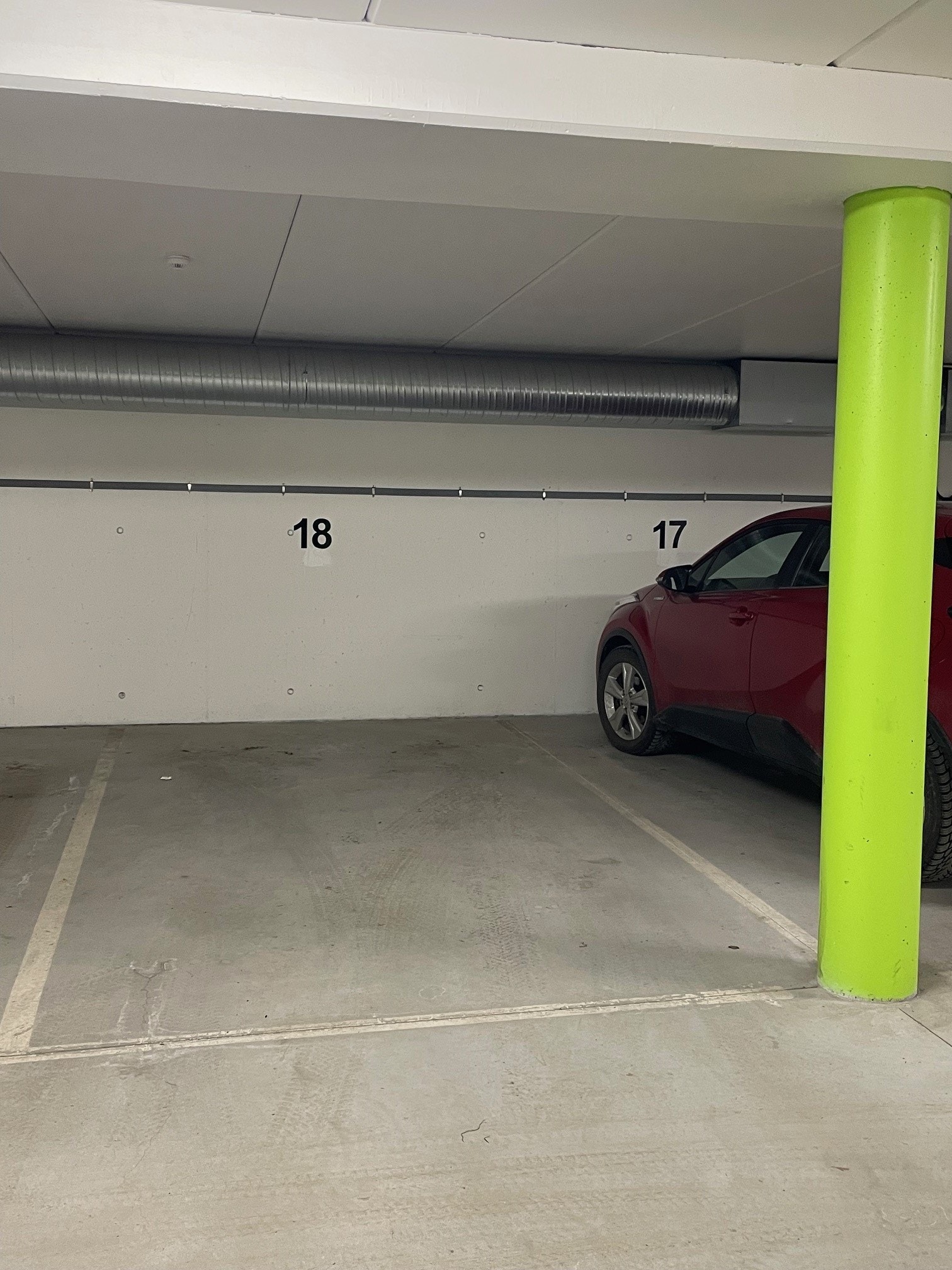 Plass nr 18 til leie Galleribilde