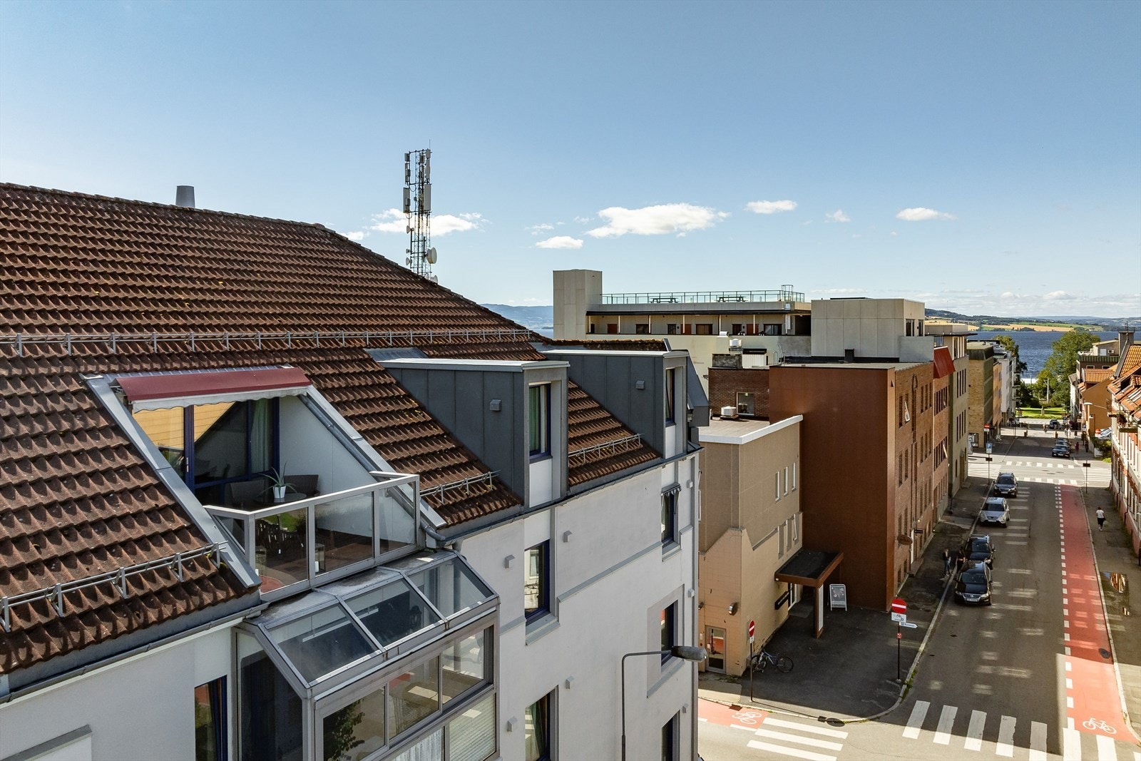 En romslig og lys leilighet som
passer de fleste! Galleribilde